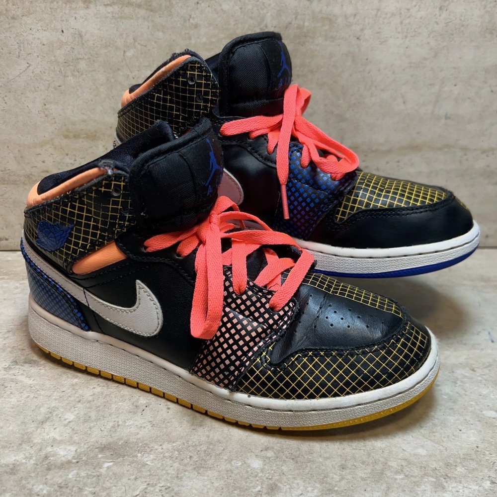 Jordan 1 Mid SE GS Signal Blue Black Multi Color DC4092-001 Kids Size 5Y
